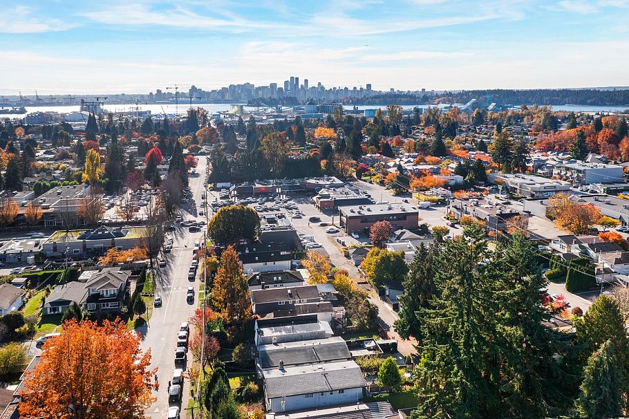 1709 Philip Avenue North Vancouver, BC - 38