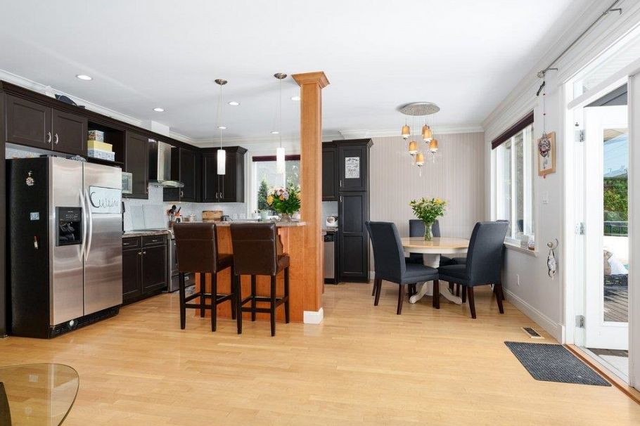 331 W 14th Street North Vancouver, BC - 8