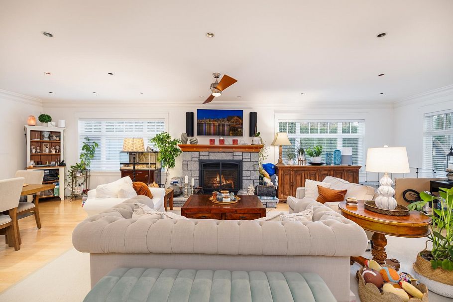 1232 Harris Avenue North Vancouver, BC - 3