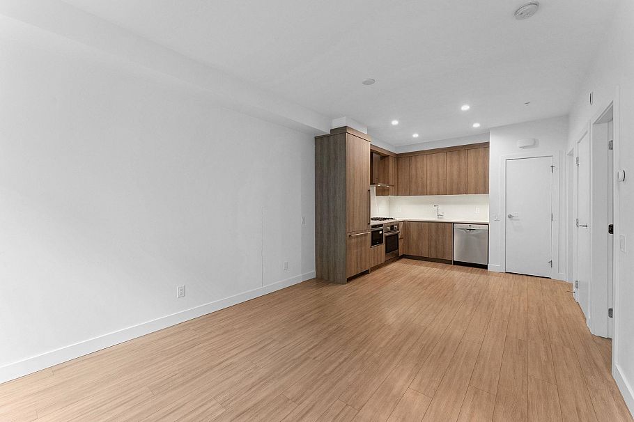 119 2060 Curling Road North Vancouver, BC - 11