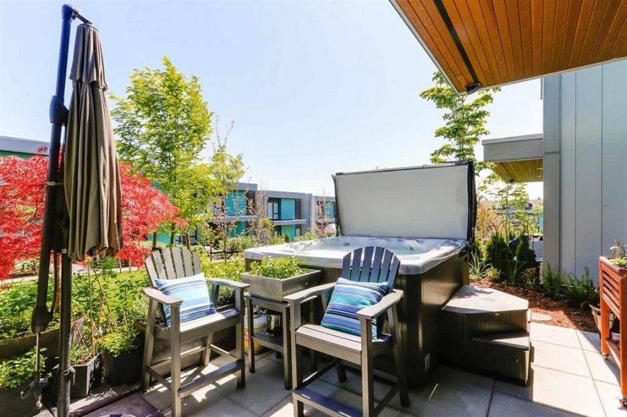 32 3595 Salal Drive North Vancouver, BC - 4