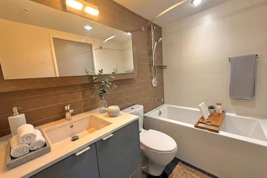 709 161 W Georgia Street Vancouver, BC - 5