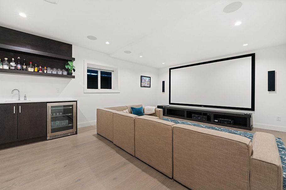 336 E Keith Road North Vancouver, BC - 25