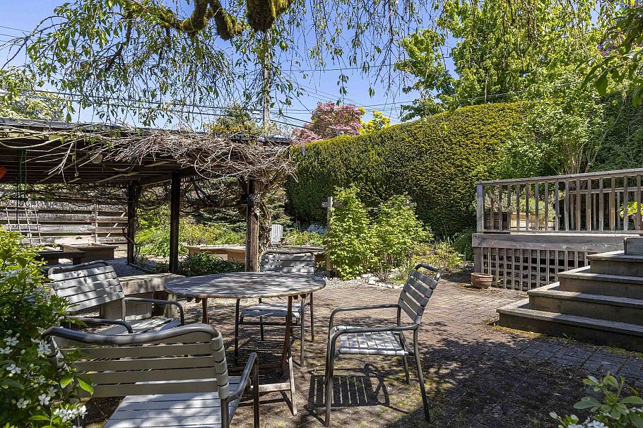 4269 W 13th Avenue Vancouver, BC - 29