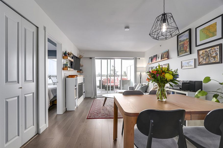 403 688 E 18th Avenue Vancouver, BC - 4