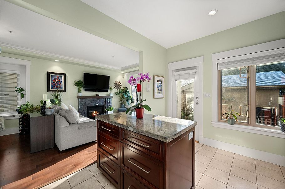 720 W 68th Avenue Vancouver, BC - 10