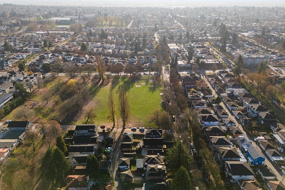 5556 Earles Street Vancouver, BC - 29