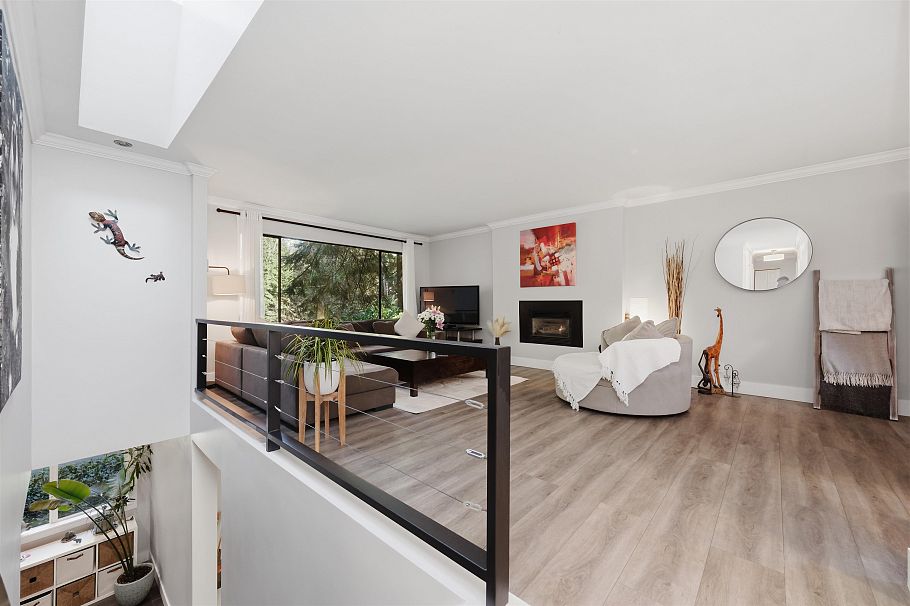 4535 Raeburn Street North Vancouver, BC - 5