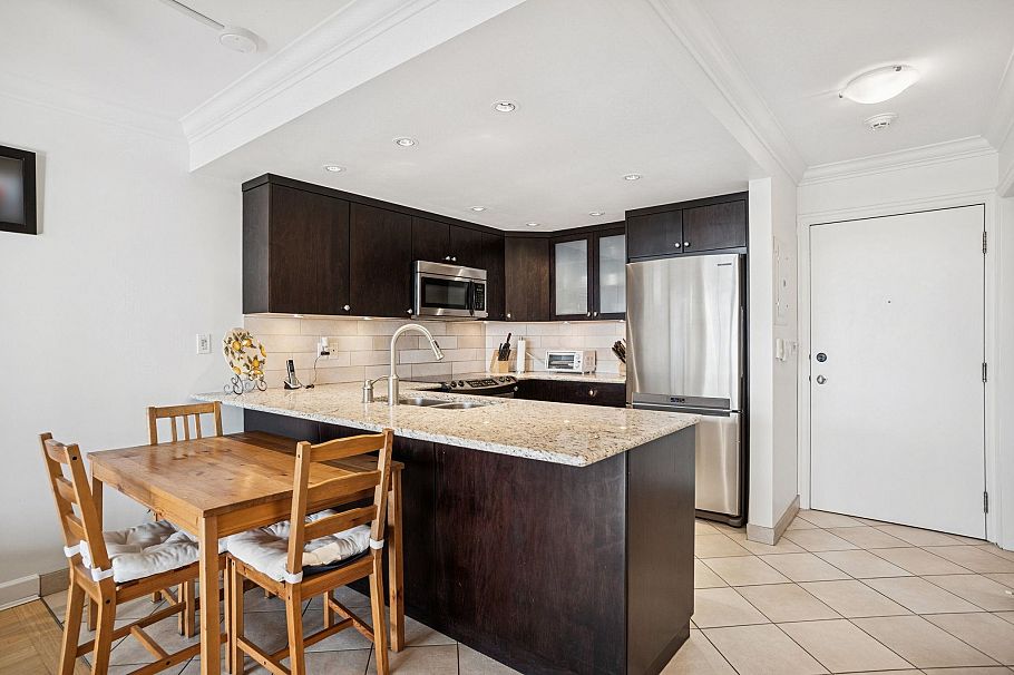 106 3740 Albert Street Burnaby, BC - 5