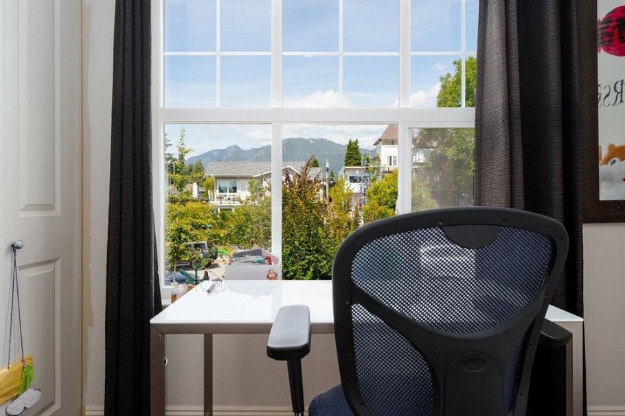 331 W 14th Street North Vancouver, BC - 20