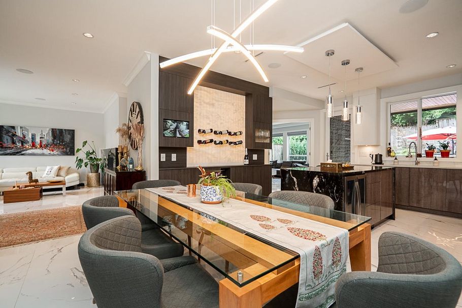 4365 Mountain Highway North Vancouver, BC - 8