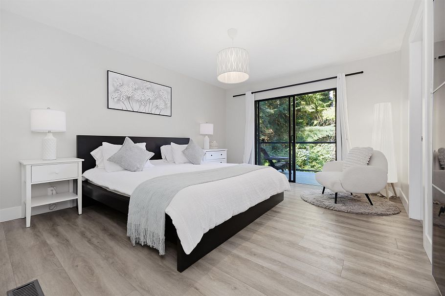 4535 Raeburn Street North Vancouver, BC - 14