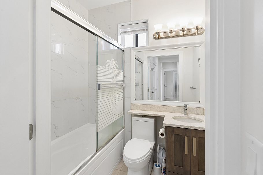 6182 Commercial Street Vancouver, BC - 28