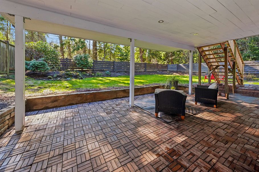 4535 Raeburn Street North Vancouver, BC - 36