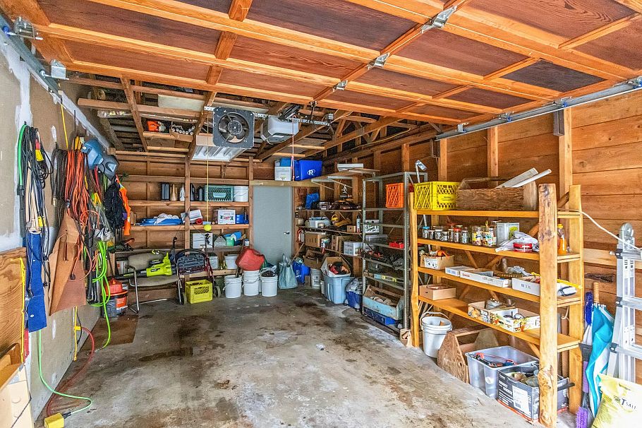 5639 White Pine Lane North Vancouver, BC - 29