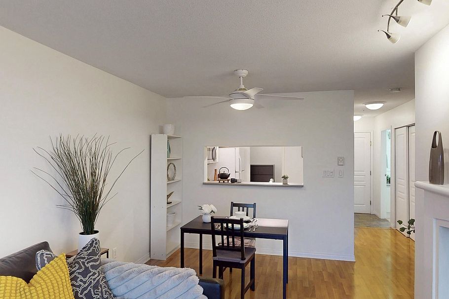 302 8420 Jellicoe Street Vancouver, BC - 5