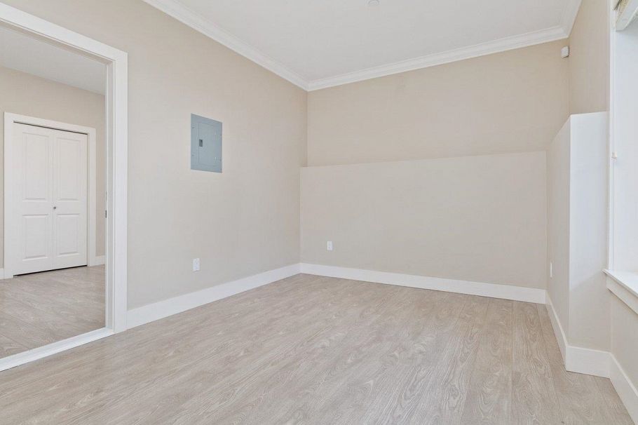 102 4577 Slocan Street Vancouver, BC - 10