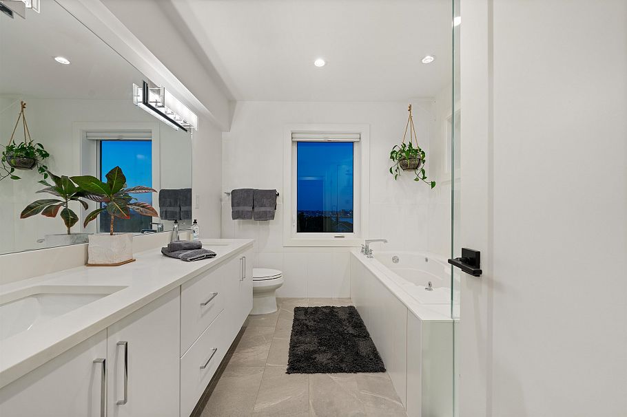 336 E Keith Road North Vancouver, BC - 22