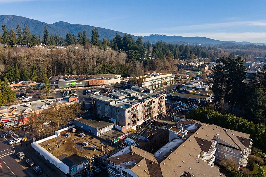 302 1273 Marine Drive North Vancouver, BC - 23