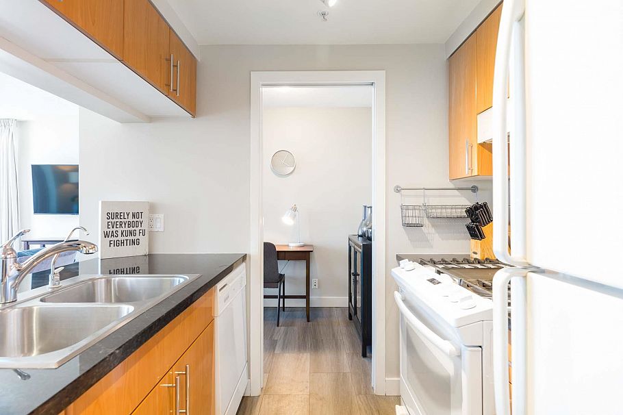 2907 193 Aquarius Mews Vancouver, BC - 14