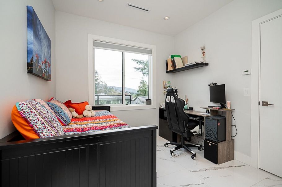 4365 Mountain Highway North Vancouver, BC - 13