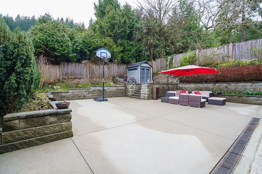 4365 Mountain Highway North Vancouver, BC - 32