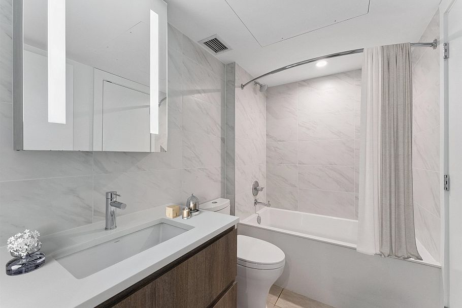 119 2060 Curling Road North Vancouver, BC - 38