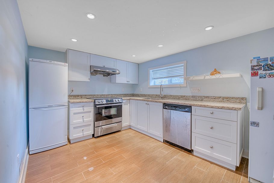 1987 W 37th Avenue Vancouver, BC - 15