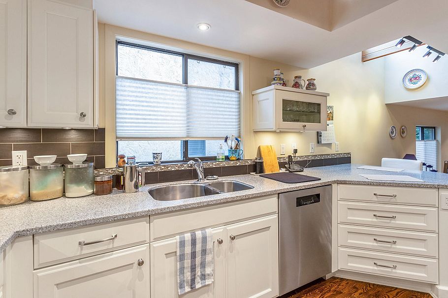 5639 White Pine Lane North Vancouver, BC - 16