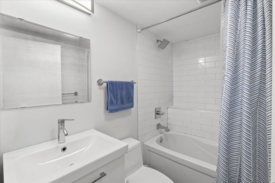 3440 W 26th Avenue Vancouver, BC - 29