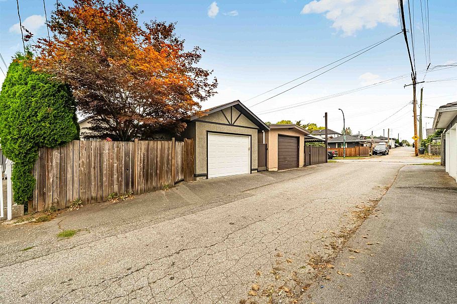 2690 Kitchener Street Vancouver, BC - 29