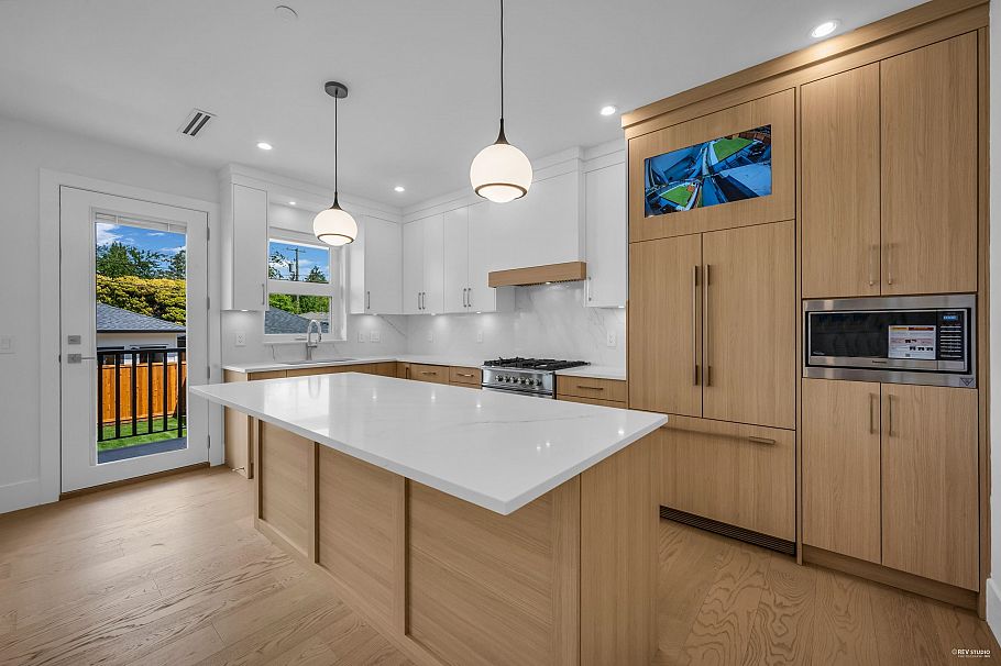 3673 E 48th Avenue Vancouver, BC - 6