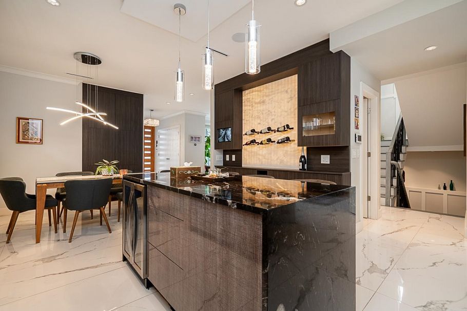 4365 Mountain Highway North Vancouver, BC - 10