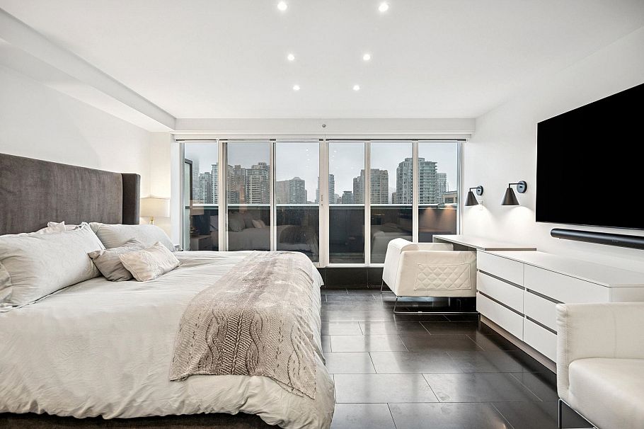 1503/04 283 Davie Street Vancouver, BC - 22