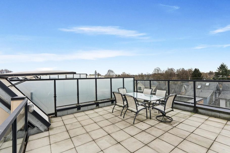 PH12 2150 E Hastings Street Vancouver, BC - 2