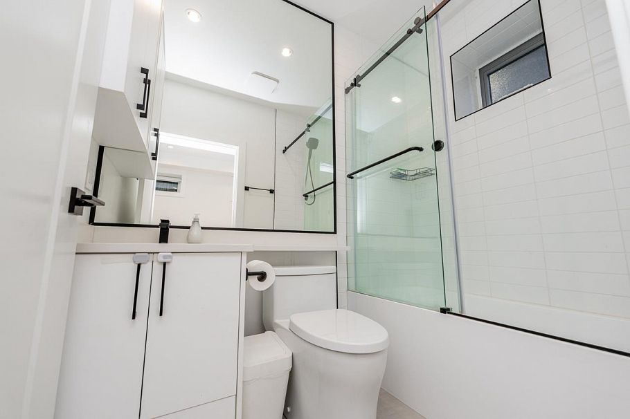 3896 Welwyn Street Vancouver, BC - 9