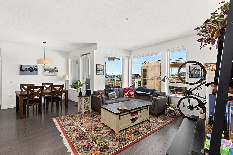 208 277 W 1st Street North Vancouver, BC - 9