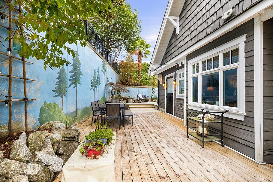 1232 Harris Avenue North Vancouver, BC - 34