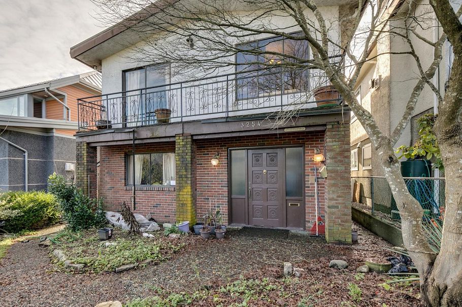 3254 E 5th Avenue Vancouver, BC - 2