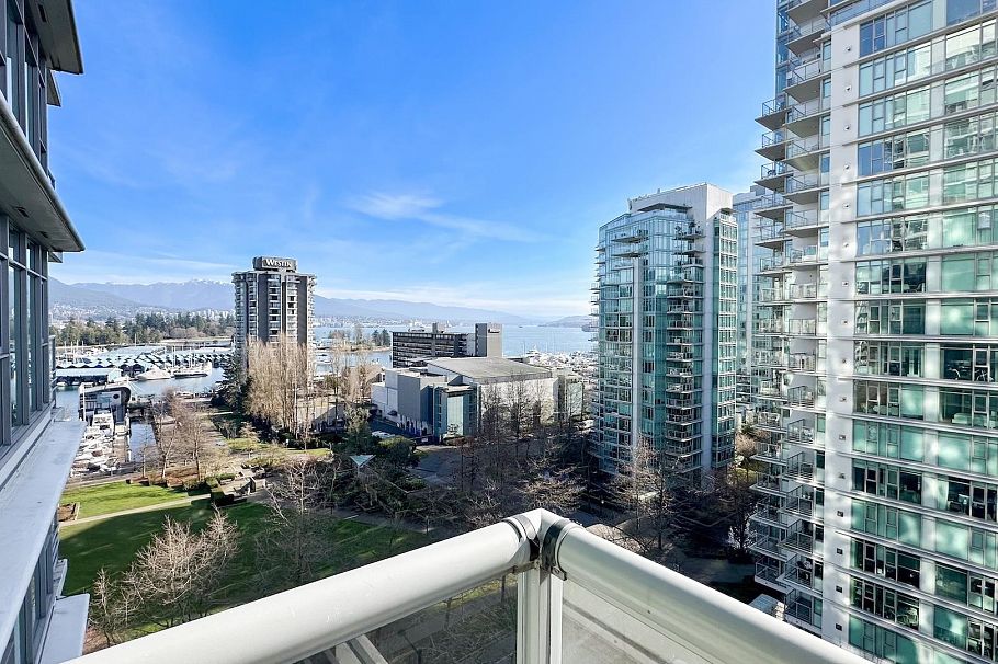 1004 1710 Bayshore Drive Vancouver, BC - 17
