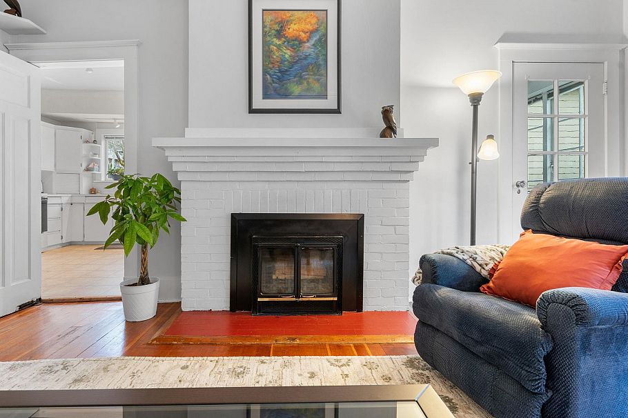 163 E Kings Road North Vancouver, BC - 8