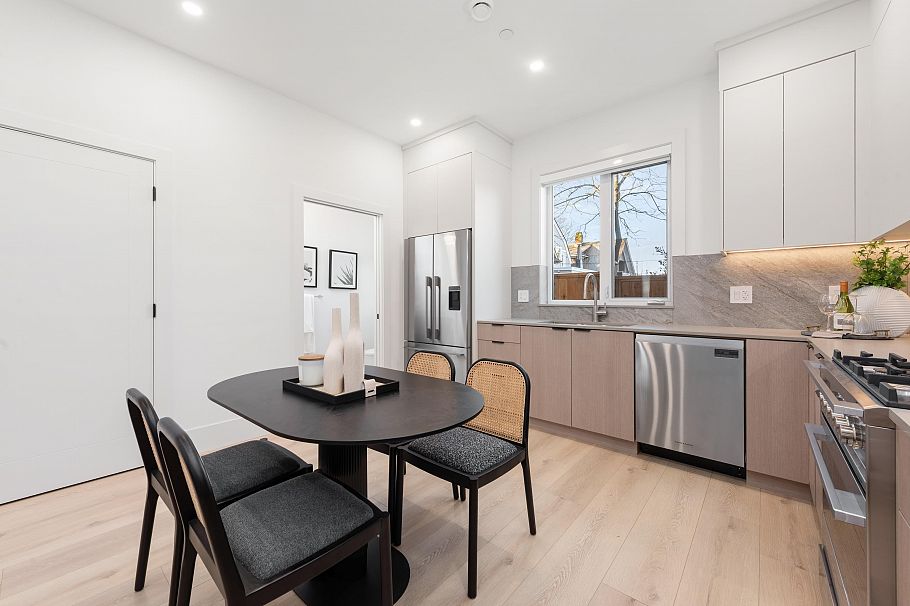 323 N Kamloops Street Vancouver, BC - 6