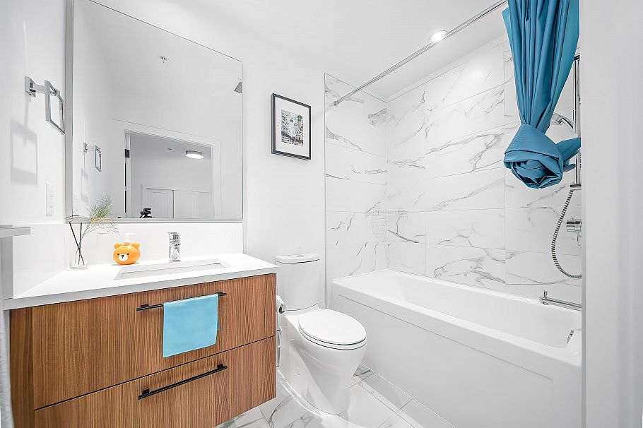 208 6933 Cambie Street Vancouver, BC - 20