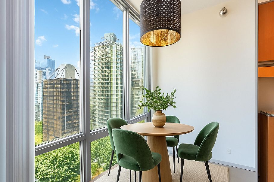 1408 1288 W Georgia Street Vancouver, BC - 2