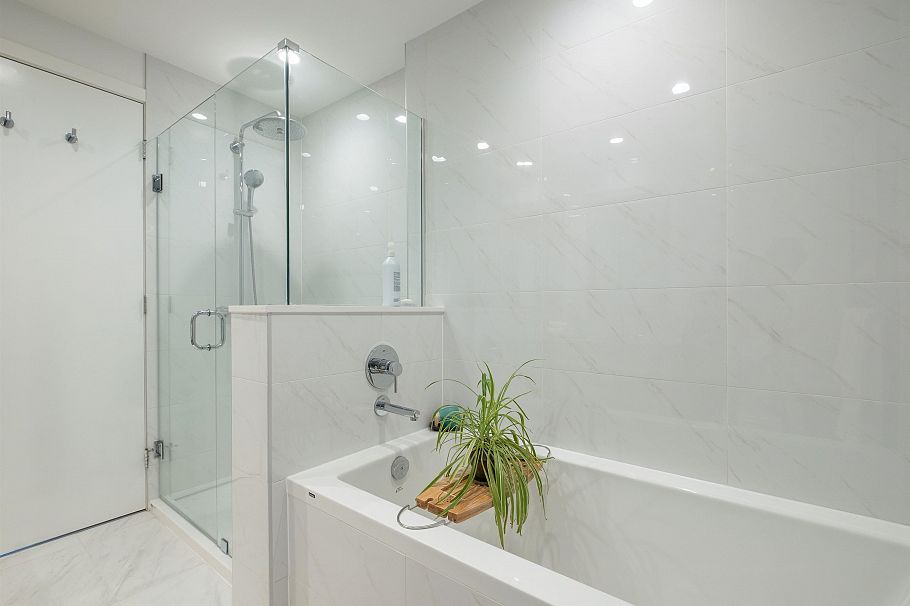 111 747 E 3rd Street North Vancouver, BC - 24