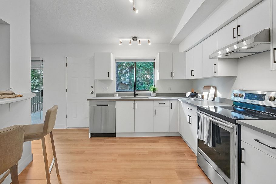 1777 Caledonia Avenue North Vancouver, BC - 6