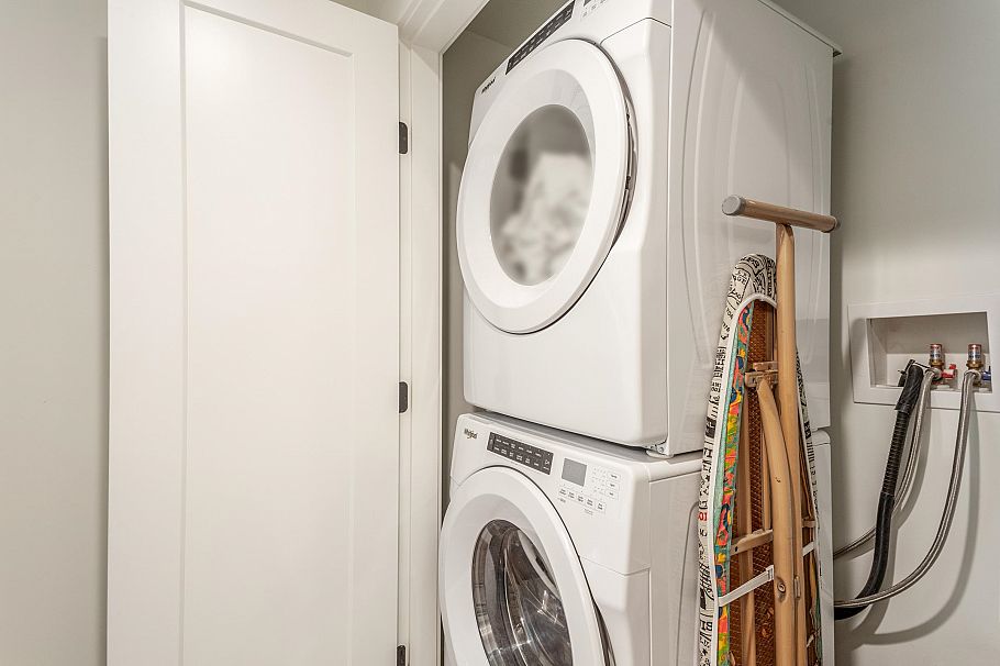 6 237 Ridgeway Avenue North Vancouver, BC - 18