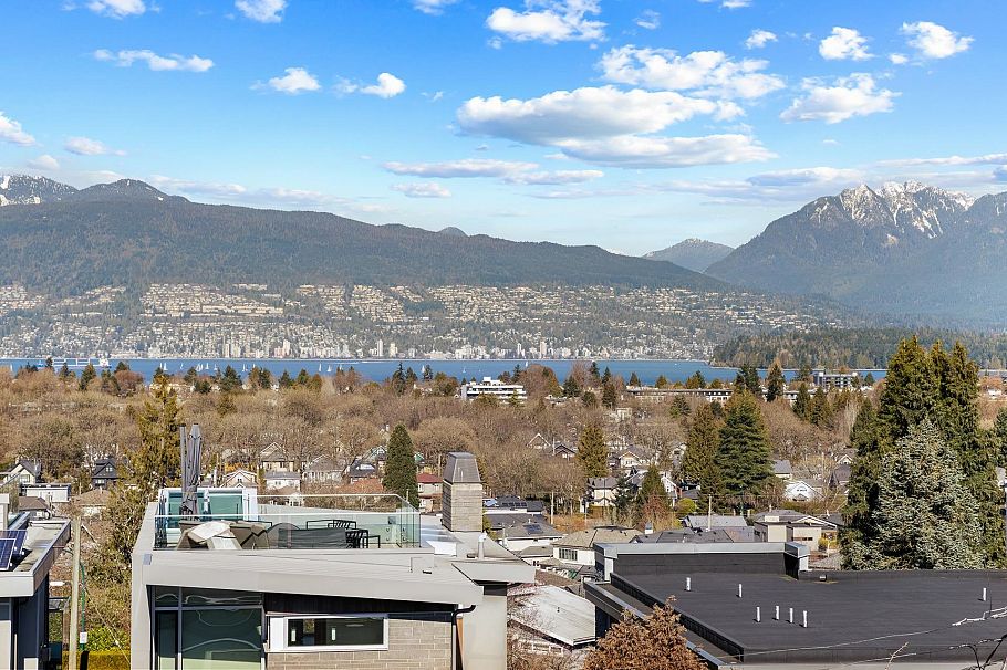 3253 W 21st Avenue Vancouver, BC - 35