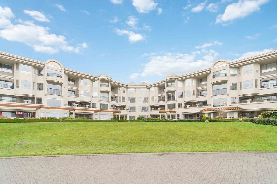 311 1859 Spyglass Place Vancouver, BC - 32