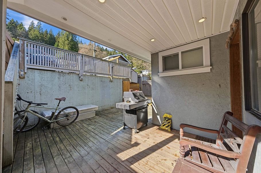 1911 Deep Cove Road North Vancouver, BC - 21